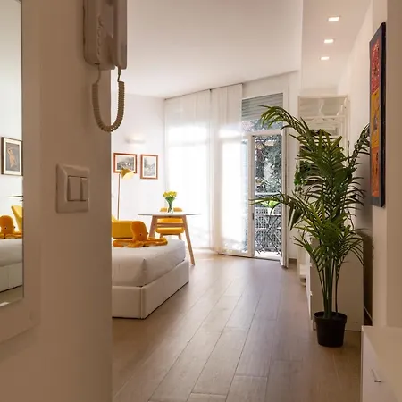 Tulipani 19 - Flower District * Милан