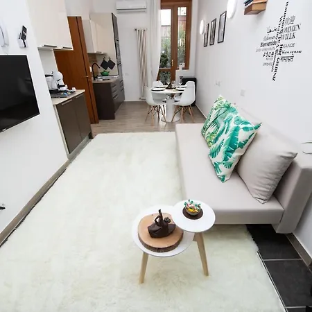 ! Esotico ! Letto Baldacchino - Metro 5 Min - 50mq Apartmán *