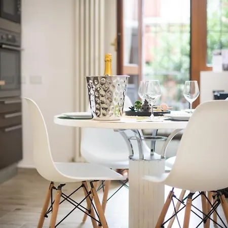 ! Esotico ! Letto Baldacchino - Metro 5 Min - 50mq