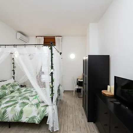 ! Esotico ! Letto Baldacchino - Metro 5 Min - 50mq *