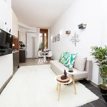 ! Esotico ! Letto Baldacchino - Metro 5 Min - 50mq