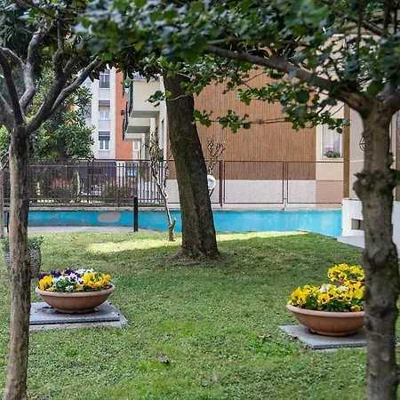 Appartamento Rent Apartment - Parking And Comfort - Spacious Apt Up To 8 Pax *