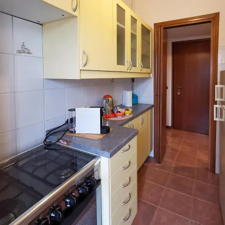 Apartment L'arche Argentina - The Window On The Shopping Street *