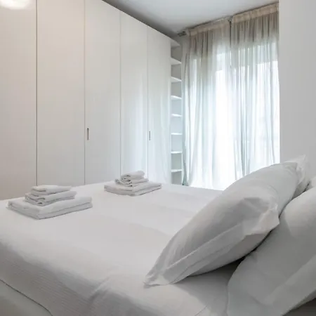 Italianway - Carducci 21 * Milan
