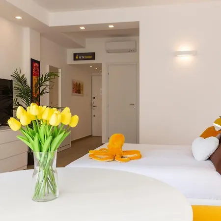 Tulipani 19 - Flower District * Милан