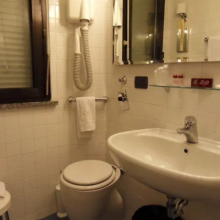 Hotel Roxy 3*