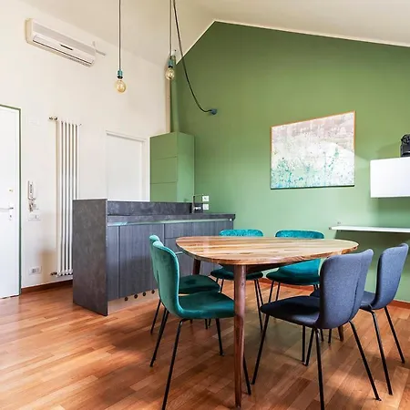 Easyhomes Duomo View شقة *