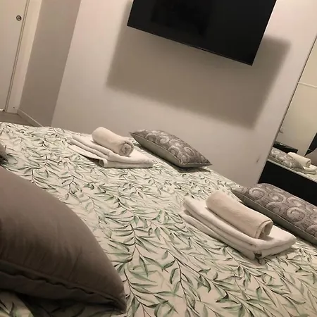 Ampio A 5 Minuti Dal Duomo! Appartement Milaan