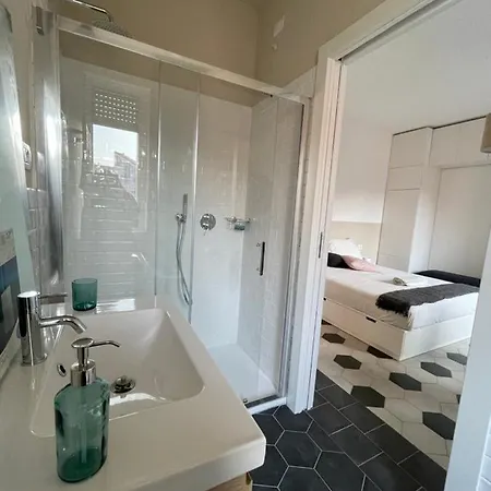 La Marina Di - Pier Lombardo *