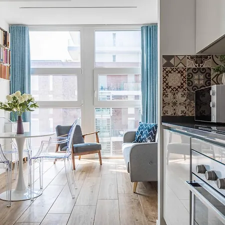 Luxnest I Porta Nuova - Via Pirelli *