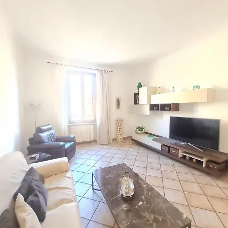 Niguarda - Palanzone Cozy 2broom Apartment