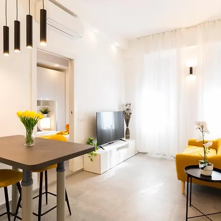 Biancospini 13 - Flower District *