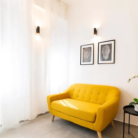 Biancospini 13 - Flower District *