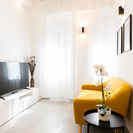 Biancospini 13 - Flower District