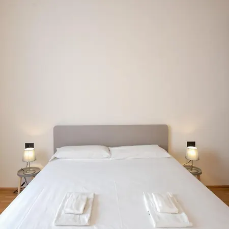 Easylife - Spazioso E Tranquillo Trilocale In Porta Romana Milan