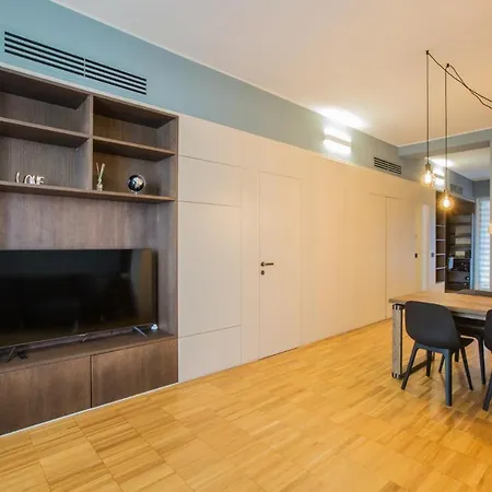 Easylife - Spazioso E Tranquillo Trilocale In Porta Romana Milan