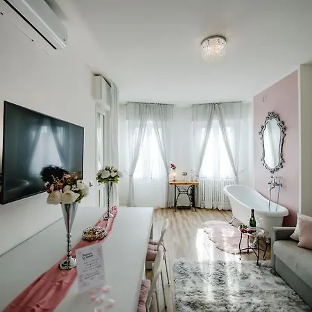 ⁂ Barocco ⁂ Biliardo - Ping Pong - Vasca - Wifi *