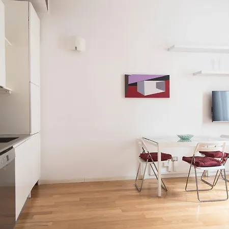 Apartment Youhosty - Previati 21 Milan