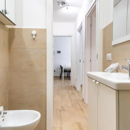 Easylife - Comodo Trilocale In Porta Romana *
