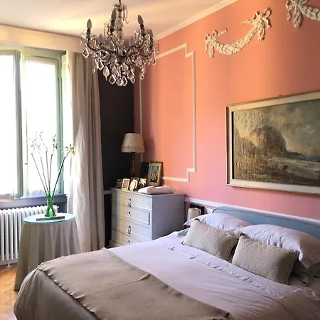 Elegant Bedroom In A Relaxing *