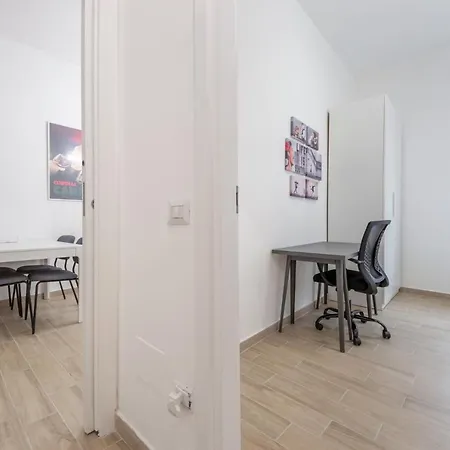 Easylife - Comodo Trilocale In Porta Romana * Milan