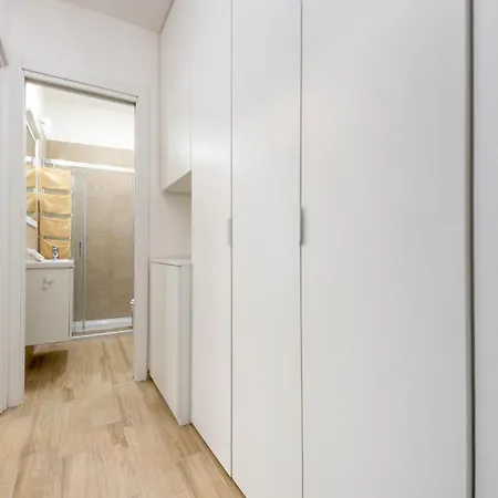 Easylife - Comodo Trilocale In Porta Romana * Milan