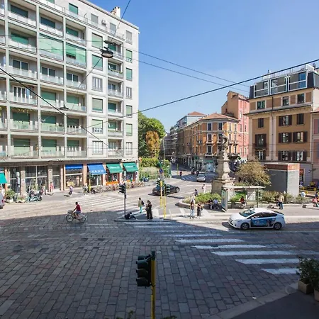 Easylife - Spazioso E Tranquillo Trilocale In Porta Romana * Milan