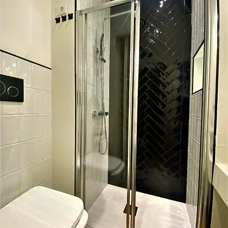 - La Casa Delle Meraviglie- Porta Romana Edition Milan