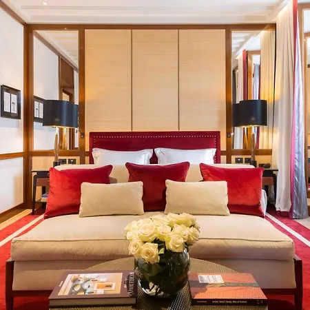 Portrait - Lungarno Collection 5* Milánó