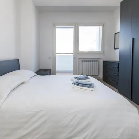 Apartmán 12° Piano Torre Diamante - 67