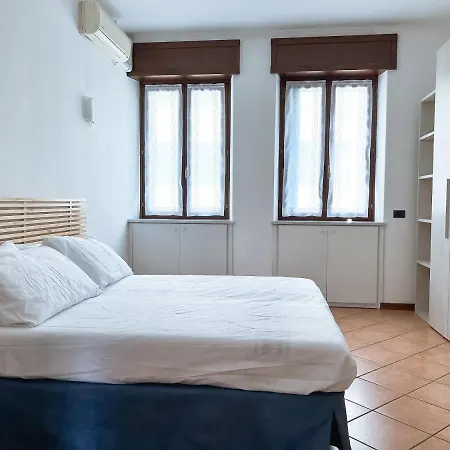 Hostmate - Milano - Brocchi- Citta Studi * Milán