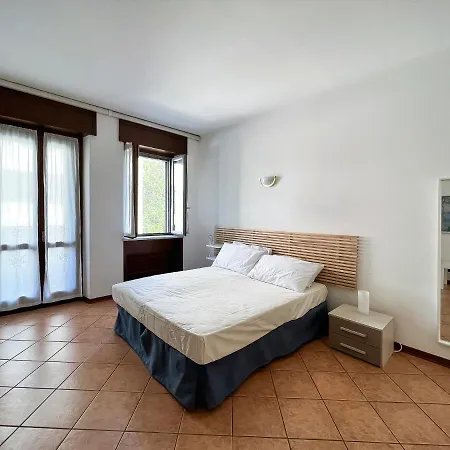 Amply Lit Harmony Via Brocchi Milan