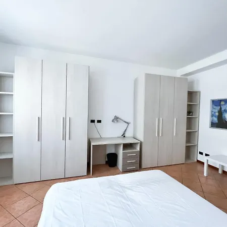 Apartment Amply Lit Harmony Via Brocchi *