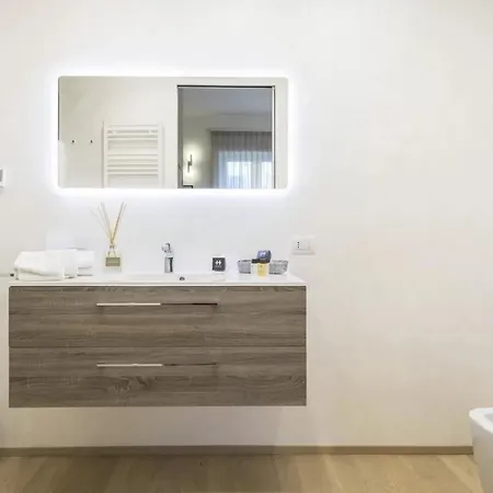 Italianway - Vittorio Emanuele 15 *