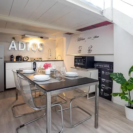 Cozy Loft - Zona Certosa - Con Wi-fi & Netflix & Parking Free In The Street