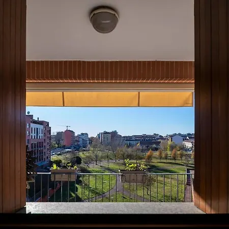 Black & White Flat In Naviglio/ Porta Genova *