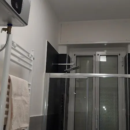 G&a House Cir 03041 Apartment *