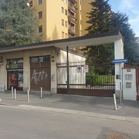 Lägenhet Maffucci 24 Bilocale Molto Spazioso E Moderno Milano