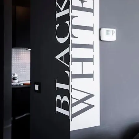 Apartment Black & White Flat In Naviglio/ Porta Genova *