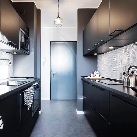 Black & White Flat In Naviglio/ Porta Genova *