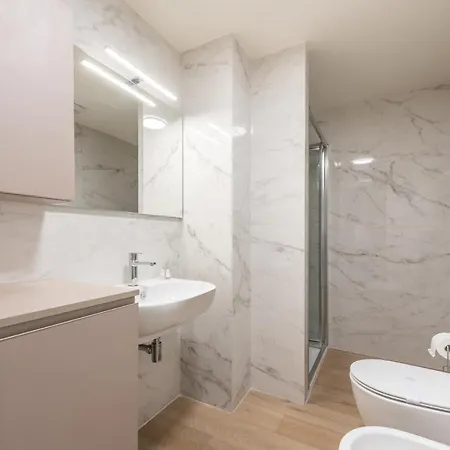 Santa Sofia House - Duomo * Милан