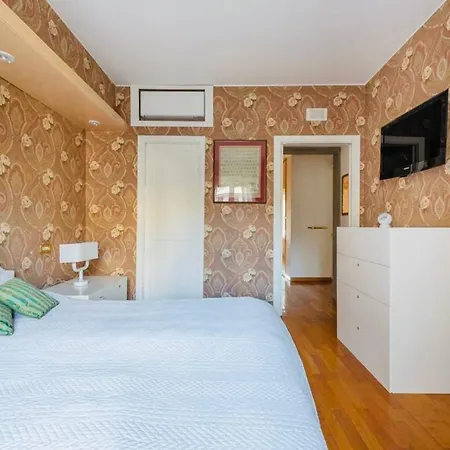Luxury Design Place Repubblica Station Mediolan