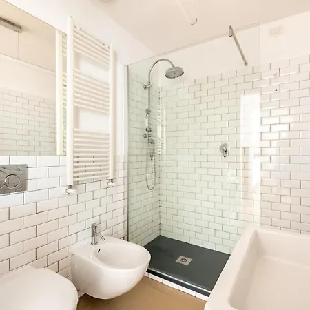 Apartment Bright Open Space Nearby Naviglio Pavese *