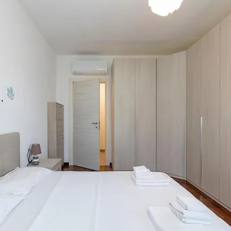 Apartament Big - Alcuino 7 Mediolan