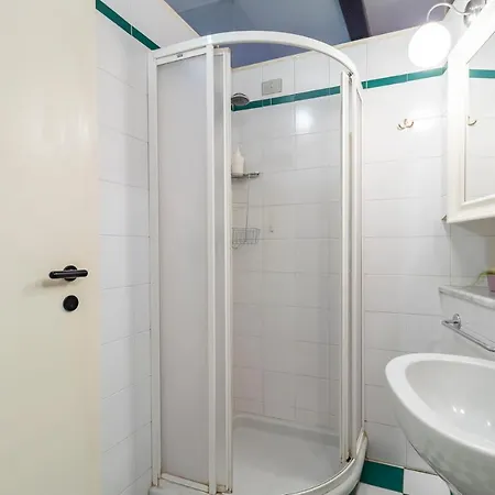 Lovely Flat De Castilla 7 * Milan