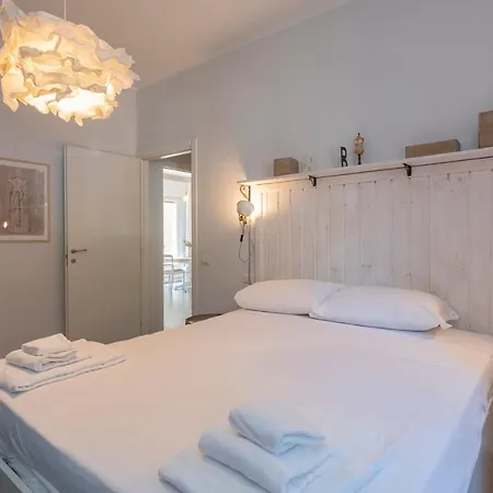 Renovated Flat Medeghino 24 * Milan