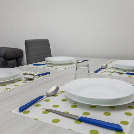 Apartamento 12° Piano Torre Diamante - 67 *