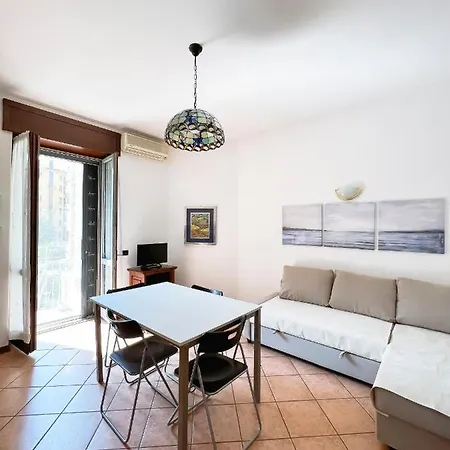 Amply Lit Harmony Via Brocchi * Milan