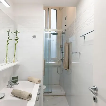 Seneca Apartment Milan