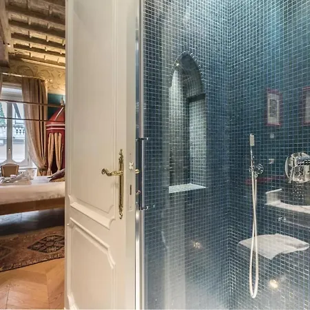 Italianway - Borgonuovo 12